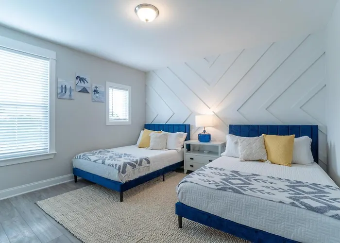 ~Spacious Home Near Beach W/ Game Room And Community Pool~